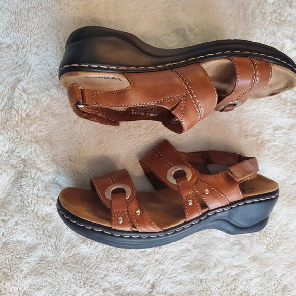 Clarks Brown Strappy Tan  Leather Velcro Sandals Womens Size 7 Open Toe Brown - Picture 4 of 10